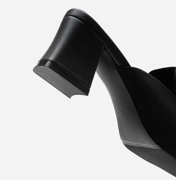 Newbella | Trendy Black Mules with Gold Chain | Size 7.5 Wide - Picture 6 of 14